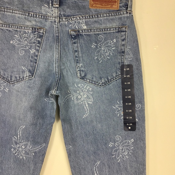 Lucky Brand Cropped Jeans. - Picture 8 of 10